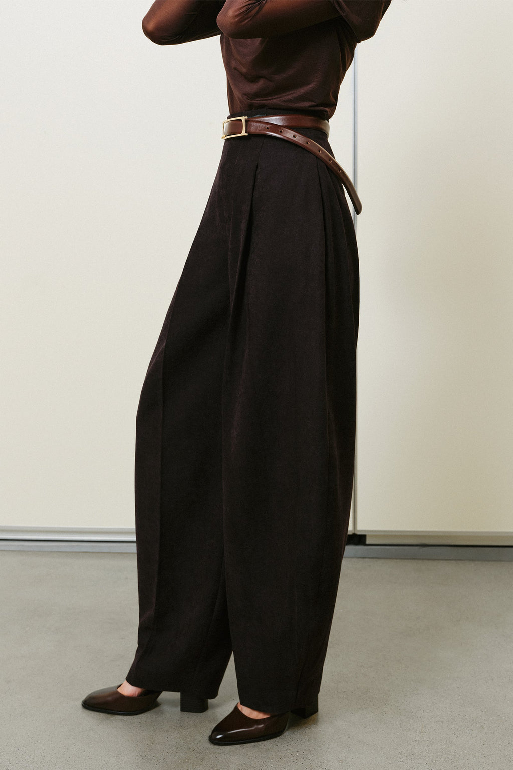 Pantalones estrechos al tobillo
