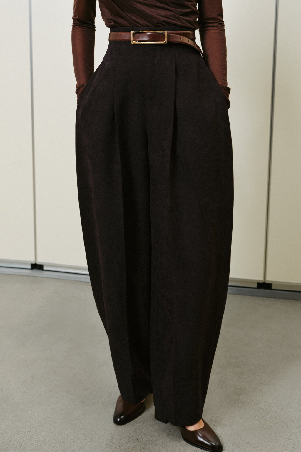 Pantalones estrechos al tobillo
