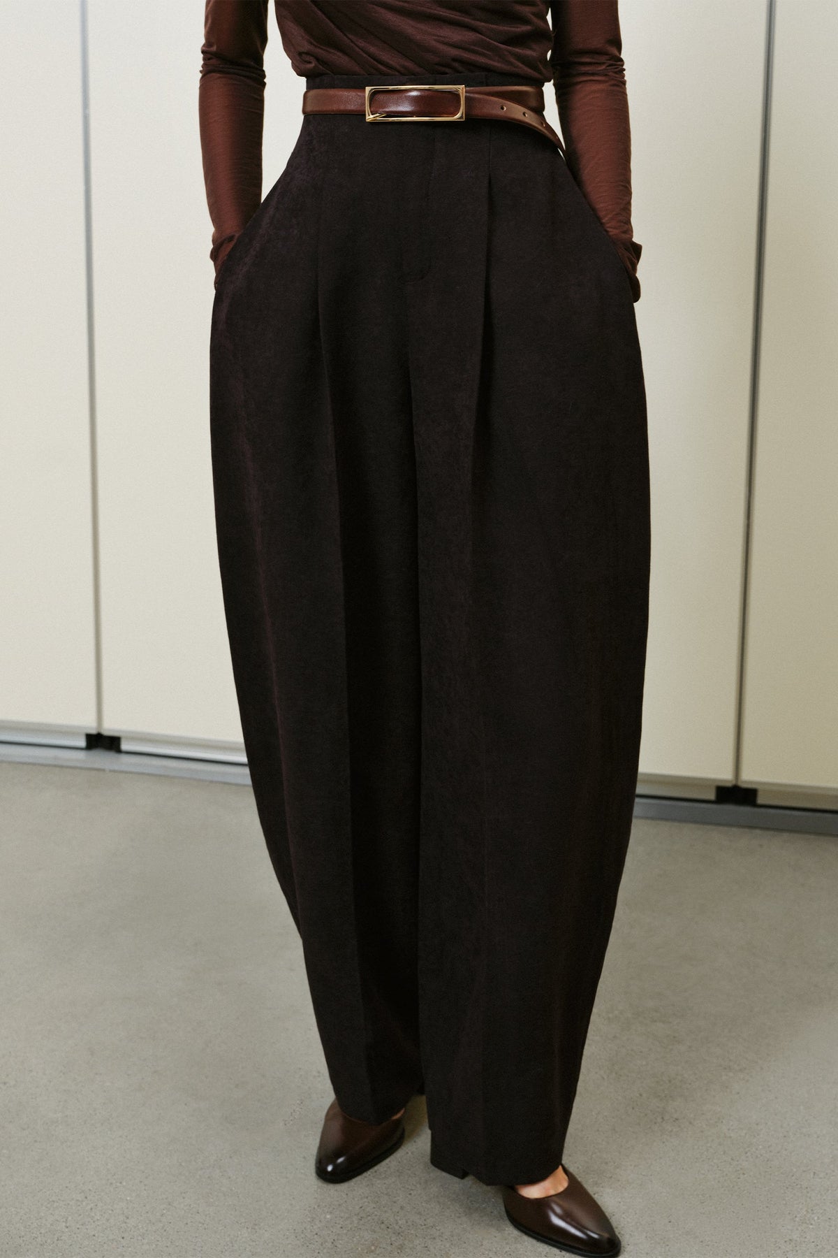 Pantalones estrechos al tobillo