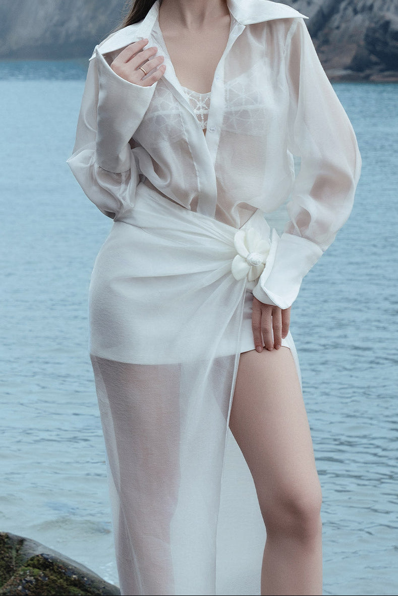 Bralette corto de encaje de malla con tirantes finos