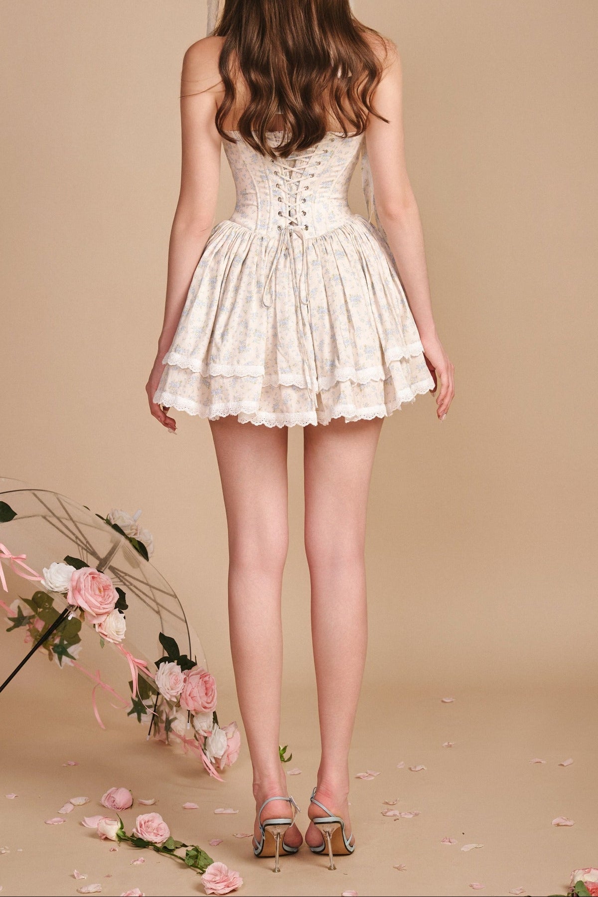 Minivestido con escote halter