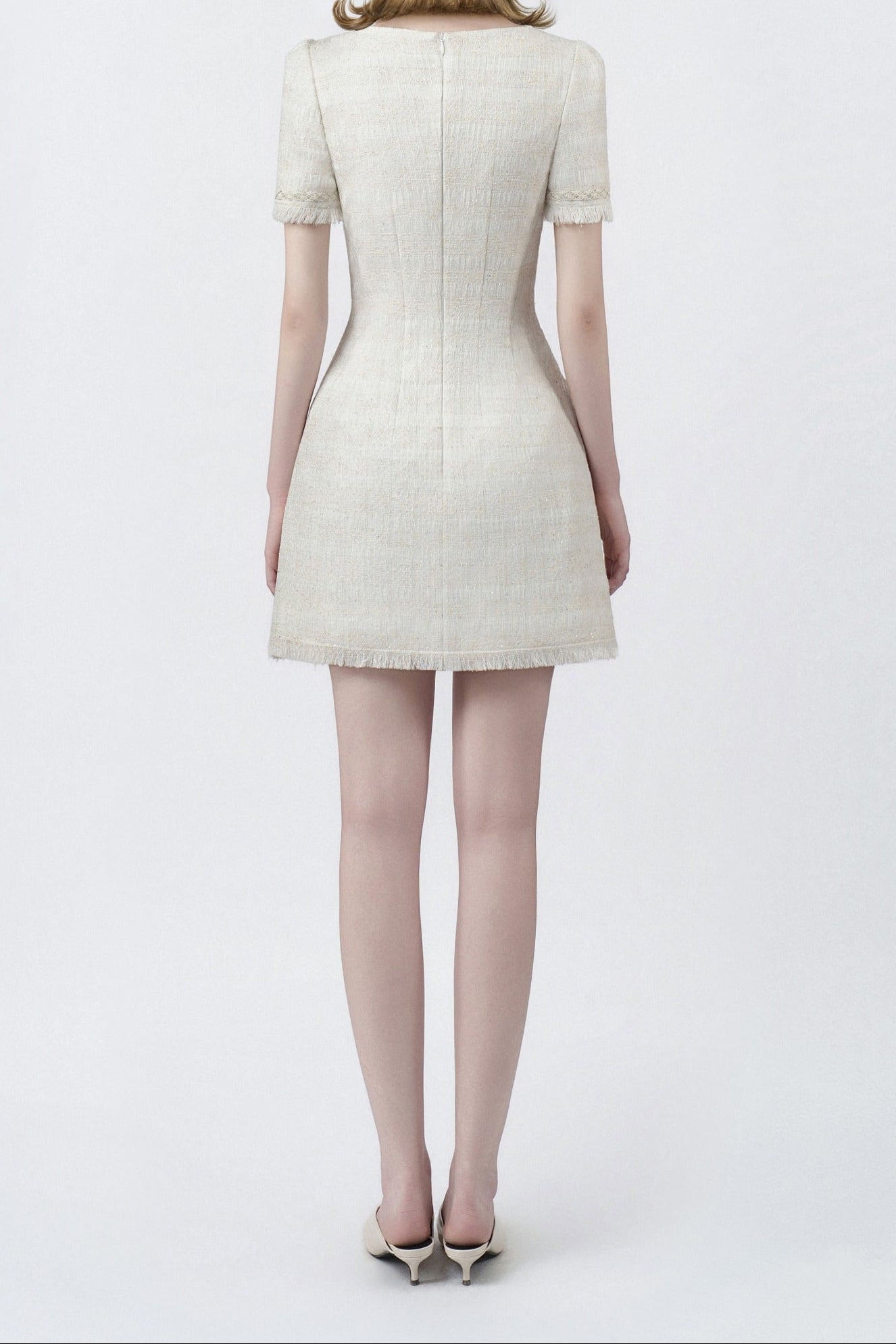 Minivestido con escote con muesca