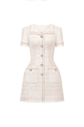 Minivestido con escote con muesca